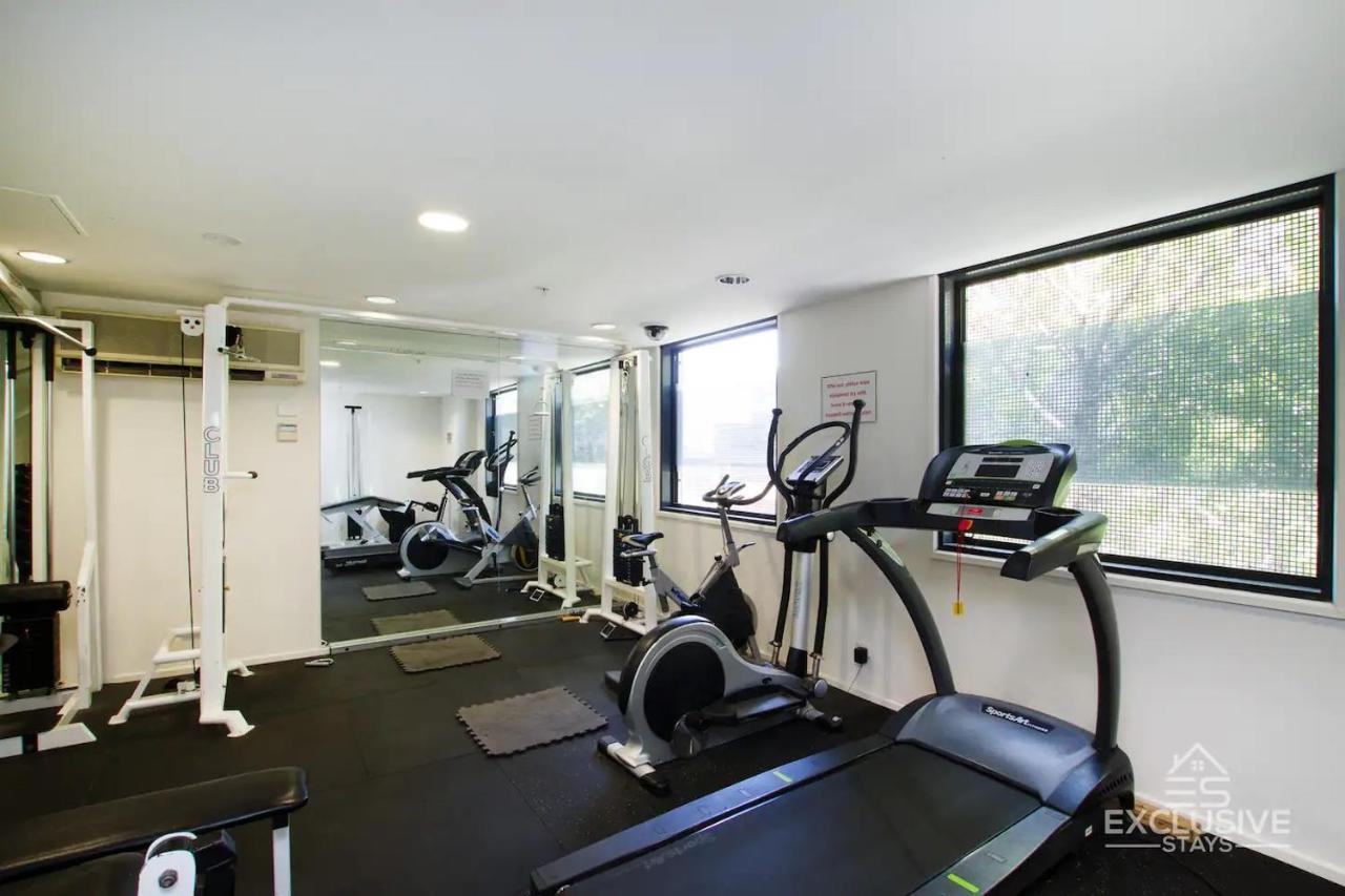 Exclusive Stays - The Summit Melbourne Exterior photo